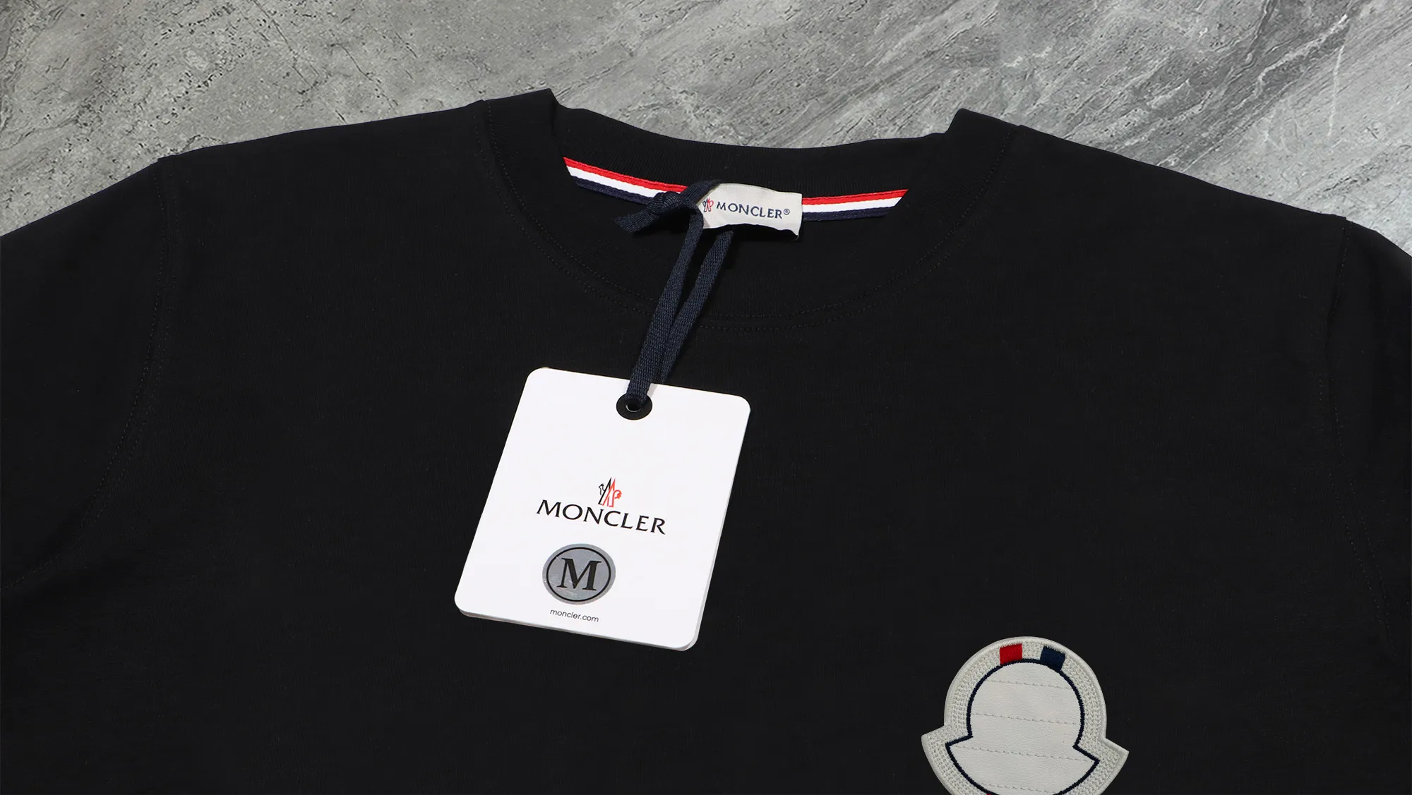 【 In Stock】 〖 𝐌𝐎𝐍𝐂𝐋𝐄𝐑~ 〗 440g ， 😎 ， ， Factory 2025 T ， ， Premium LOGO， Same Style ：Black White Size：S M L XL 2XL